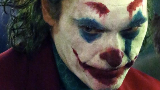Divenire Joker. Disagio dell’in-civiltà, apocalissi dello spettacolo e rivolta pulsionale – di Alessandro Simoncini